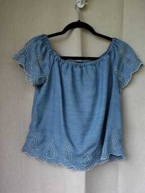 Forever 21 Light Blue Chambray Embroidered Off-Shoulder Top